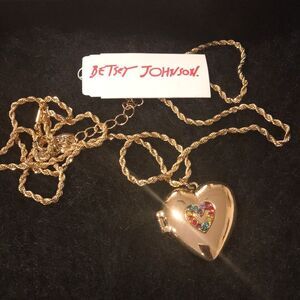 NWT Betsey Johnson locket necklace